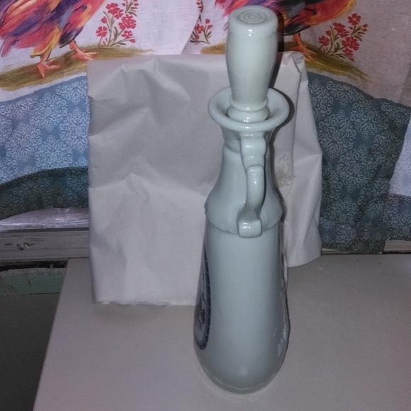 Vintage whiskey bottle - Picture 2 of 6